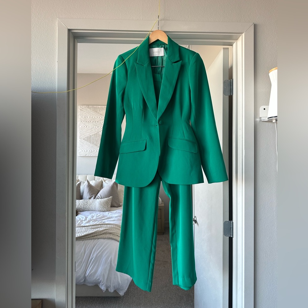 MESHKI Green Fitted Suit Set (Blazer + Trousers)